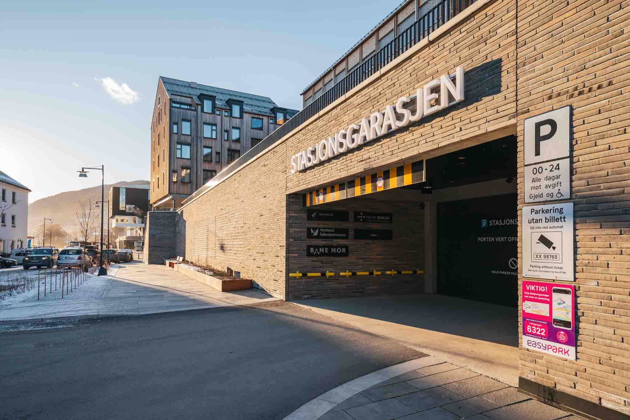 Vossparkering stasjonsgarasjen mediesmio 0409